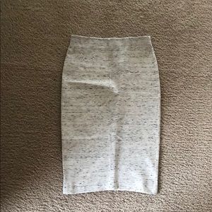 Wilfred Pencil Skirt in size S.